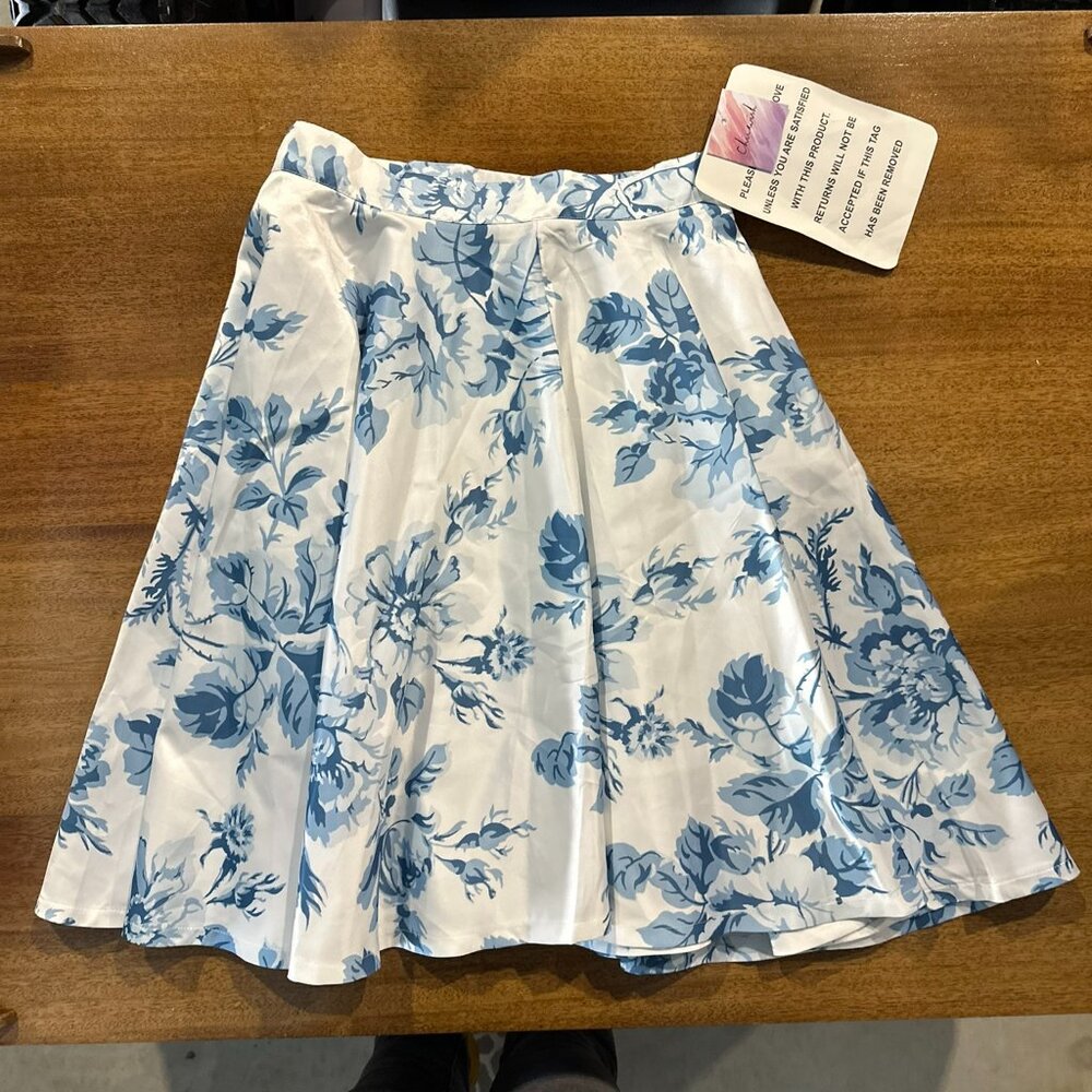 Chicwish Blue White Floral A-Line Skirt Size Large NWT 💙